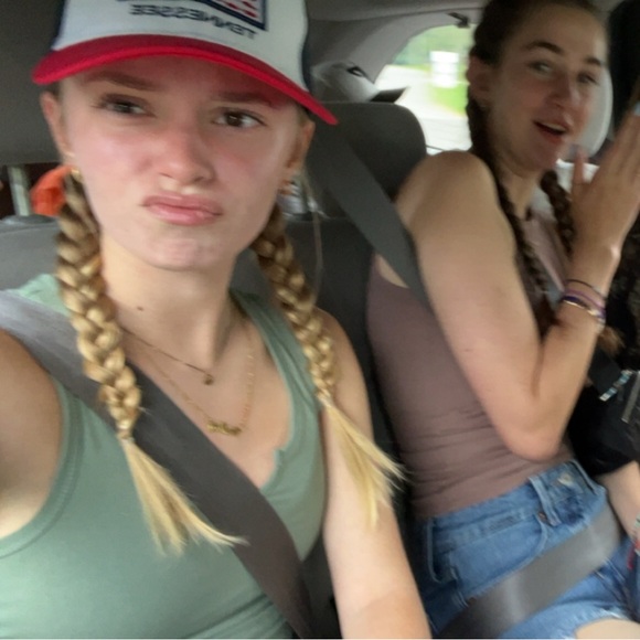 Meet your Posher, Hadley - Picture 3 of 4